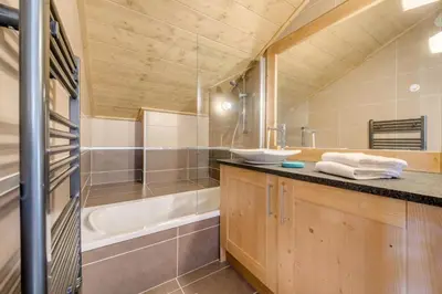Salle de bains dans l'établissement Résidence Les Balcons EtoilÉs - Appartement 4 au pied des pistes MAE-3264