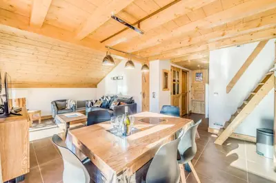 Coin salon dans l'établissement Résidence Les Balcons EtoilÉs - Appartement 4 au pied des pistes MAE-3266