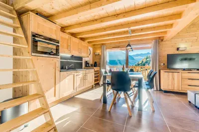 Cuisine ou kitchenette dans l'établissement Résidence Les Balcons EtoilÉs - Appartement 4 au pied des pistes MAE-3266
