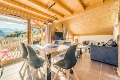 Vue générale sur la montagne ou vue sur la montagne depuis l'appartement