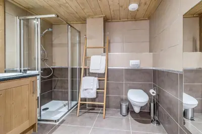 Salle de bains dans l'établissement Résidence Les Balcons EtoilÉs - Appartement 4 au pied des pistes MAE-3268