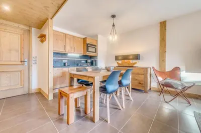 Cuisine ou kitchenette dans l'établissement Résidence Les Balcons EtoilÉs - Appartement 4 au pied des pistes MAE-3273