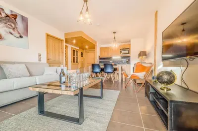 Cuisine ou kitchenette dans l'établissement Résidence Les Balcons EtoilÉs - Appartement 4 au pied des pistes MAE-3273