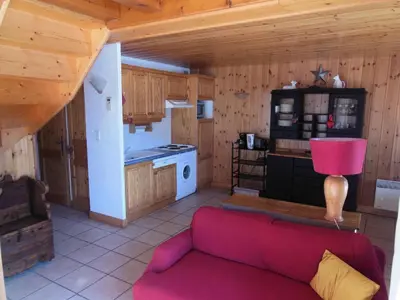 Cuisine ou kitchenette dans l'établissement Résidence La Tour Du Merle - 4 Pièces pour 6 Personnes MAE-3312
