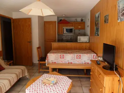 Cuisine ou kitchenette dans l'établissement Résidence Le Roselin - 2 Pièces pour 6 Personnes MAE-3317