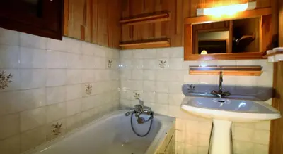 Salle de bains dans l'établissement Résidence Le Centre - 3 Pièces pour 6 Personnes MAE-3318