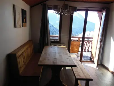 Vue générale sur la montagne ou vue sur la montagne depuis l'appartement