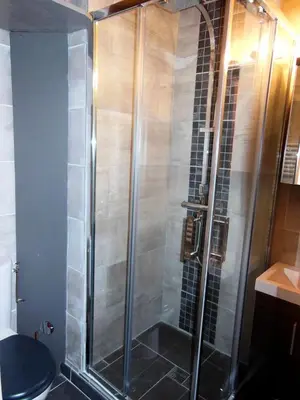Salle de bains dans l'établissement Chalet Fleur De Neige - 2 Pièces pour 5 Personnes MAE-3334