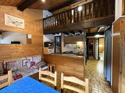 Cuisine ou kitchenette dans l'établissement Résidence Ancolie - Les Hauts De Planchamp - 2 Pièces pour 5 Personnes MAE-3335
