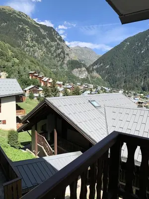 Vue générale sur la montagne ou vue sur la montagne depuis l'appartement