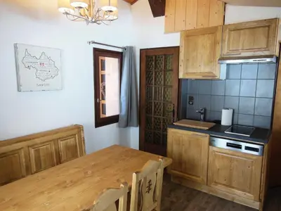 Cuisine ou kitchenette dans l'établissement Chalet Fleur De Neige - 2 Pièces pour 4 Personnes MAE-3342