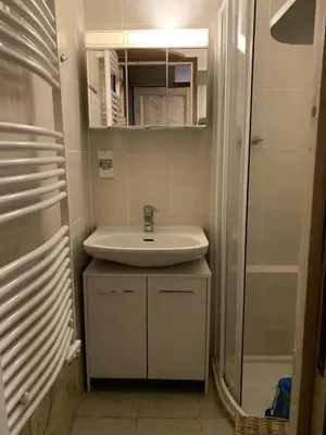 Salle de bains dans l'établissement Résidence BruyÈres - Les Hauts De Planchamp - Studio pour 3 Personnes MAE-3349