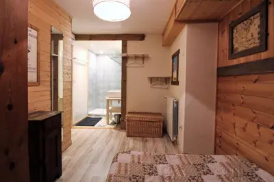 Un ou plusieurs lits dans un hébergement de l'établissement Chalet Bobech - chalet traditionnel, terrase plein sud MAE-3383