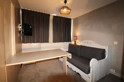 Un ou plusieurs lits dans un hébergement de l'établissement Résidence Palafour - Studio 2 - Rénové, confortable - nord vue montagne MAE-3402