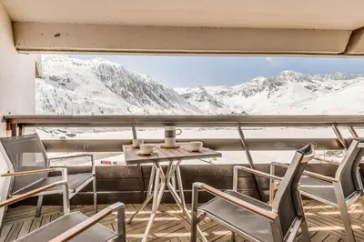 Vue générale sur la montagne ou vue sur la montagne depuis l'appartement