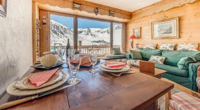 Coin salon dans l'établissement Résidence Soleil - Appartement 3 - confortable, chaleureux, vue lac MAE-3438