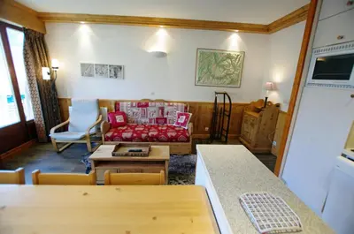 Coin salon dans l'établissement Résidence Bec Rouge - Vue lac, sur les pistes MAE-3448