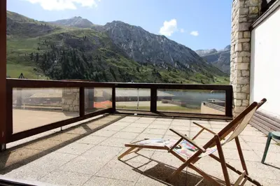Vue générale sur la montagne ou vue sur la montagne depuis l'appartement