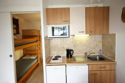 Cuisine ou kitchenette dans l'établissement Résidence Home Club 1 - Plusieurs studios disponibles pour vos séjours en famille ou entre amis MAE-3593