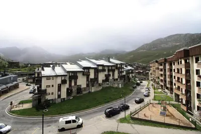 Vue générale sur la montagne ou vue sur la montagne depuis l'appartement
