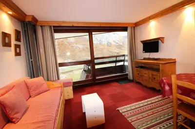Télévision ou salle de divertissement dans l'établissement Résidence Palafour - Grand studio 4 - confortable - balcon - vue lac MAE-3611