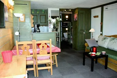 Coin salon dans l'établissement Résidence Palafour - Studio chaleureux, terrasse vue lac MAE-3615