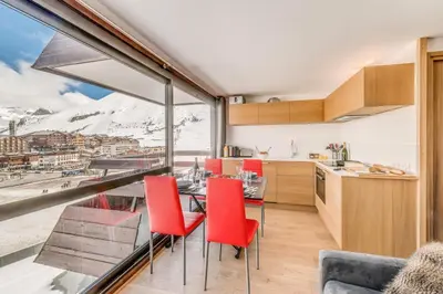 Cuisine ou kitchenette dans l'établissement Résidence Palafour - Studio cabine 4 personnes pieds des pistes - balcon vue Grande Sassière MAE-3629