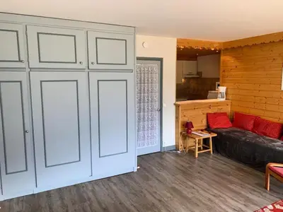 Cuisine ou kitchenette dans l'établissement Résidence Soleil - Grand studio 34m2 - terrasse - vue lac MAE-3635
