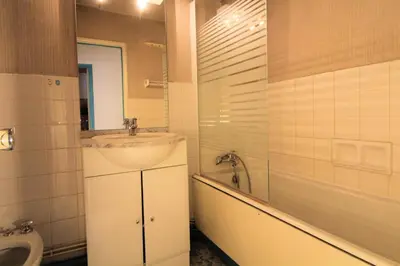 Salle de bains dans l'établissement Résidence Soleil - Grand studio 34m2 - terrasse - vue lac MAE-3635