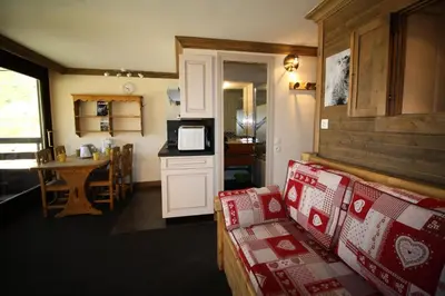 Cuisine ou kitchenette dans l'établissement Résidence Palafour - Studio cabine 4 personnes pieds des pistes - balcon vue Grande Sassière MAE-3640