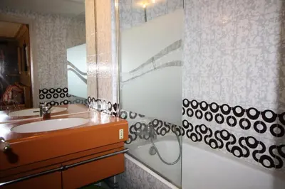 Salle de bains dans l'établissement Résidence Palafour - Studio cabine 4 personnes pieds des pistes - balcon vue Grande Sassière MAE-3640
