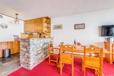 Télévision ou salle de divertissement dans l'établissement Résidence Ducs De Savoie - Appartement 3, proche des pistes,commerce, vue lac MAE-3644
