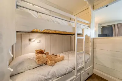 Un ou plusieurs lits dans un hébergement de l'établissement Résidence Palafour - Elégant studio 4 - rénové - confortable - balcon - vue Grande Sassière MAE-3690