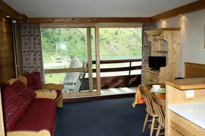 Coin salon dans l'établissement Résidence Palafour - Grand studio 4 - confortable - balcon - vue lac MAE-3696
