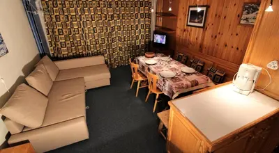 Coin salon dans l'établissement Résidence Palafour - Grand studio 4 - confortable - balcon - vue lac MAE-3737