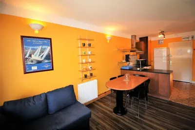 Cuisine ou kitchenette dans l'établissement Résidence Bec Rouge - Sur les pistes MAE-3752