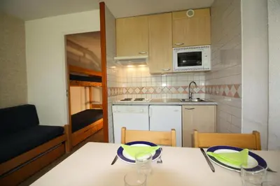 Cuisine ou kitchenette dans l'établissement Résidence Home Club 2 - Studio soigné et confortable MAE-3784