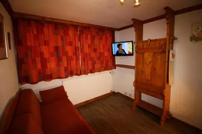 Télévision ou salle de divertissement dans l'établissement Résidence Palafour - Petit studio 2 - nord vue montagne MAE-3798