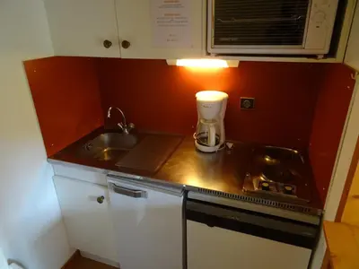 Cuisine ou kitchenette dans l'établissement Studio cabine 3 pers au cœur de Vallandry avec animaux admis - FR-1-411-177