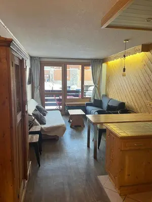 Coin salon dans l'établissement MyHome - Moutières B2 17 - Grand 2 pièces traversant au Val Claret, 4 à 6 pers