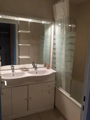 Salle de bains dans l'établissement MyHome - Moutières B2 17 - Grand 2 pièces traversant au Val Claret, 4 à 6 pers