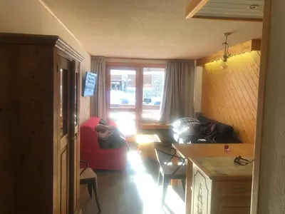 Coin salon dans l'établissement MyHome - Moutières B2 17 - Grand 2 pièces traversant au Val Claret, 4 à 6 pers