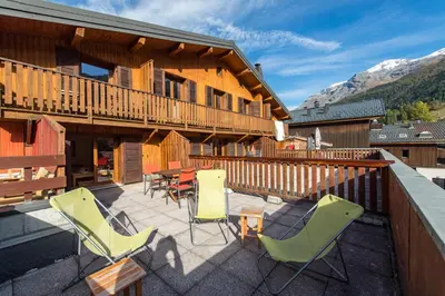 Vue générale sur la montagne ou vue sur la montagne depuis l'appartement