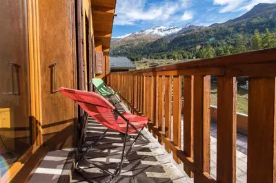 Vue générale sur la montagne ou vue sur la montagne depuis l'appartement
