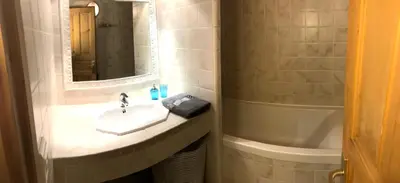 Salle de bains dans l'établissement Chalet Le Cordava
