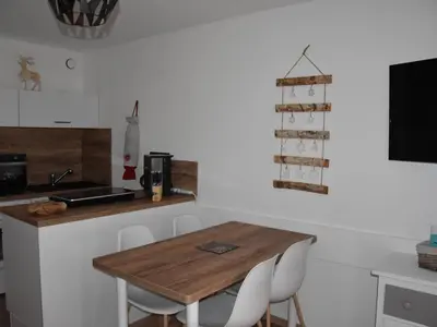 Cuisine ou kitchenette dans l'établissement Joli studio proche centre, 4 pers, balcon - FR-1-464-173