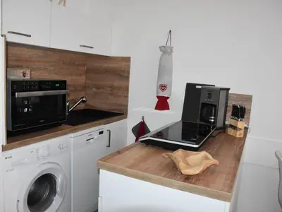 Cuisine ou kitchenette dans l'établissement Joli studio proche centre, 4 pers, balcon - FR-1-464-173