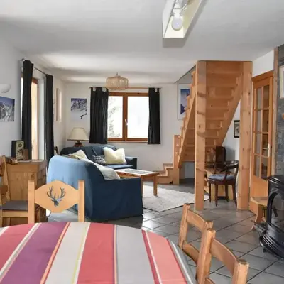 Chalet spacieux près de la forêt avec parking privé - FR-1-464-176