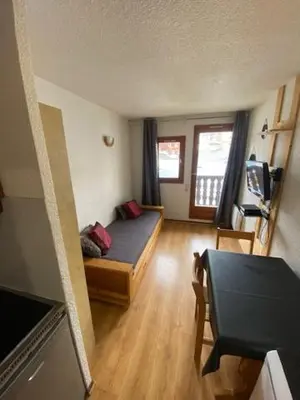 Cuisine ou kitchenette dans l'établissement Studio 50 m du funiculaire et pistes