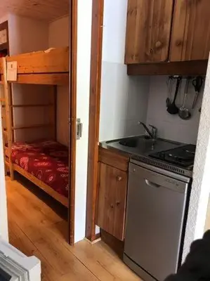 Cuisine ou kitchenette dans l'établissement Studio 50 m du funiculaire et pistes